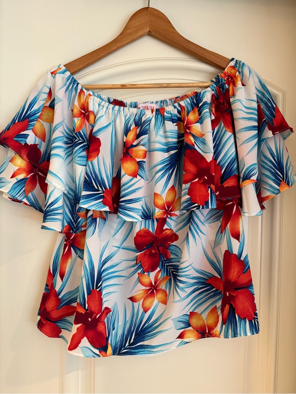 Izzy & Lola Tropical Floral Shoulder Style Top